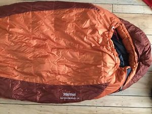 Marmot Never Summer 0 F/-13 C Down Hooded Sleeping Bag Goose Down Long