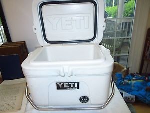 YETI roadie 15 cooler White Discontinued