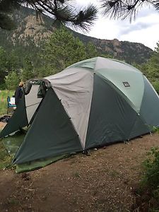 REI Base Camp 6 Tent for Camping + Footprint Used 2x! Sleeps 6 Green
