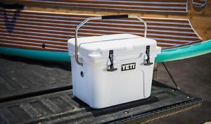 YETI Roadie 20 Cooler Camp Boat Patio Picnic Drinks New Ice Chest Box White