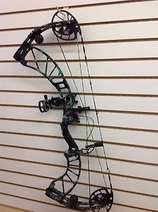 2016 OBSESSION DEF CON M6 28" DRAW, 50 Lb, RH,APOCALYPSE.