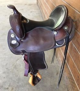 Crates Trail Saddle 17 Inch Seat QHB Round Skirt Gorgeous
