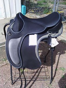 Barefoot Barrydale Dressage Saddle VPS Horse Friendly Leather Sz 2  Black/Grey