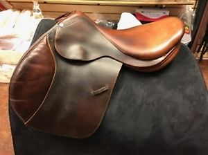 Forestier Jump Saddle - 17.5" Medium Tree - Made in France - Used