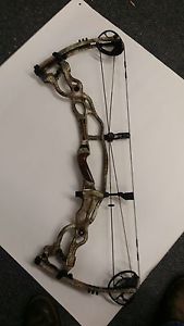 Hoyt Carbon Spyder 26''-28'' 60-70lbs Camo RH