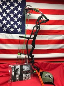 New Hoyt Carbon Defiant BoneCollector Blackout 3 Cam
