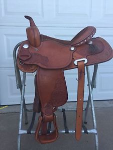 Billy Cook Pleasure Saddle, used only a few time so like new. 15 1/2" saddle