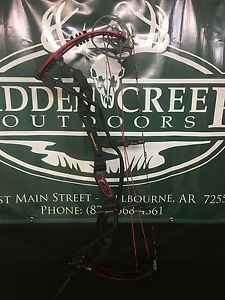 2017 Hoyt Carbon Defiant Turbo 60# #3 DFX Turbo Cam Black/Red RH Mint Condition
