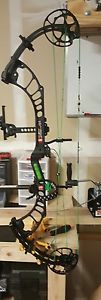 Great condition pse  Black Bow Madness 34 Compound Bow RH 26-30 dl 70lbs loaded!