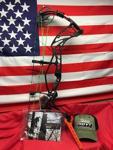 Pro Defiant Blackout 3 Cam Green Strings