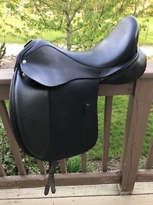 Custom Saddlery Revolution Dressage Saddle