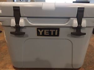 Yeti Roadie 20 Cooler Blue
