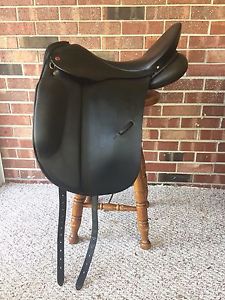 Immaculate Condition - Albion SLK Dressage Saddle 17.5" Wide Tree