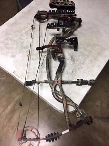 HOYT CARBON ELEMENT 60-70lb RH 28.5" W/ACC