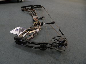 Elite Option 6 RH Realtree Extra Riser with Black limbs 30" 70lb New