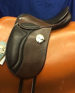 Courbette Vision Dressage Saddle