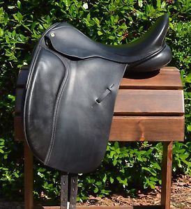 Black Country Eloquence Dressage Saddle – 18W