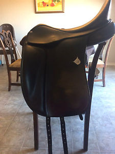 Bates Classic Dressage saddle 18