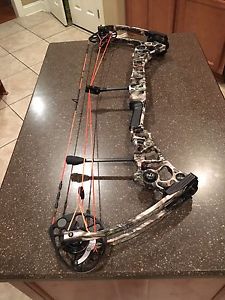 MATHEWS Halon X Compound Bow. 60-70 Pounds And 28.5 Inch Draw Lost Camo XD