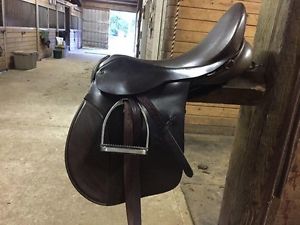 18" Brown JRD All-Purpose Medium 5" Width Saddle