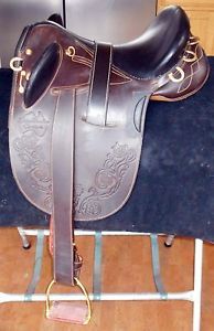 Down Under Australian Saddle 17" SEAT, WIDE GULLET, CLOSE CONTACT, LIGHT WEIGHT