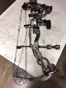HOYT CARBON SPYDER 30 W/ACC RH 50-60lb 28.5"