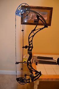 Bowtech Reign 6, 60-70lb, Left Hand Black OPS