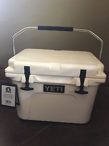 YETI Roadie 20 qt. Cooler ,White,  Brand New, Free Shipping !