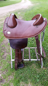 Original Bob Marshall Treeless Endurance Saddle 15.5" seat