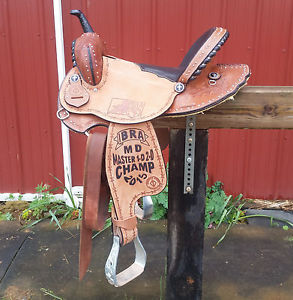 15" Diamond Cross Barrel Saddle