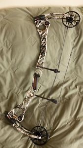 Mathews No Cam HTR compound bow RH in SNOW CAMO