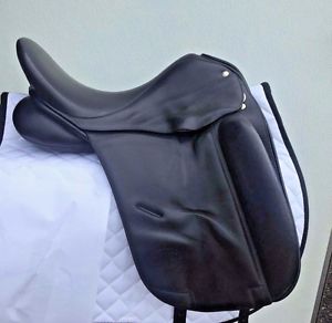 Canterbury Farm Equation Dressage Saddle - 16.5" Seat, 14" Flaps, Used