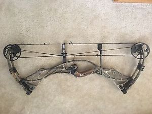 Hoyt Defiant 30 Bow 26/28 inch draw length 65 lbs limbs right handed