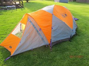 Mountain Hardware Trango 3.1 Expedition tent w/ footprint & gear loft