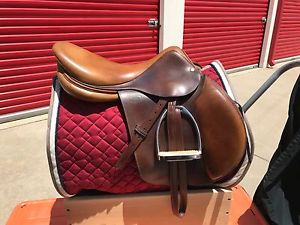 2000 Gently Used Devoucoux Socoa 18" Jumping Saddle