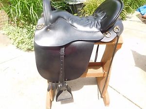 Black Tucker Plantation Trail Endurance Saddle 17 1/2 wide