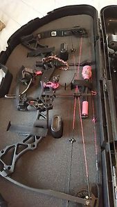 BowTech Heartbreaker Compound Bow - Right Handed - 26" Draw - Used 1 Season