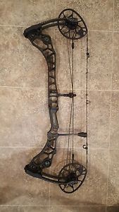 Mathews Halon 6 compound bow, black/carbon, right hand, 28", 40-50#, MINT!