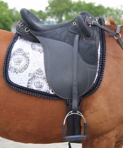 Wintec Pro Stock CS - size L- 17.5" 18" w/ webbers -Australian saddle MINT cond.