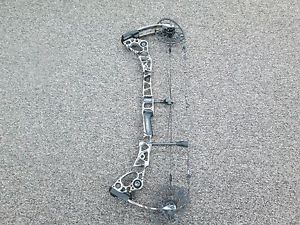 Mathews Halon 32 6 Right Handed 29" 60-70 LB Bow Ridge Reaper Barren Camo