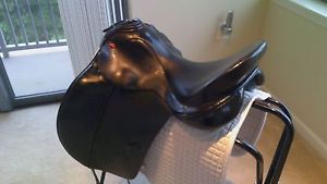 Albion Black Dressage SLK 17.5 inches Saddle- fits wider horse!