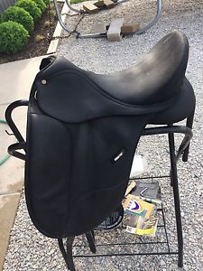 17" Wintec Isabell Dressage Saddle With CAIR And Extras