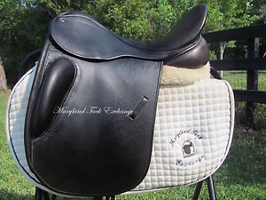 17.5" COUNTY FUSION black dressage saddle - RARE 1/2 BLOCKS-WIDE TREE-2010 MODEL