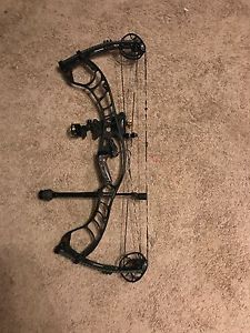 2014 Hoyt Faktor Turbo RH 60-70lb #2 Cam Black w/ Carbon Fiber Limbs