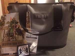 Yeti Hopper 30 Gray/Blue Cooler New Never Used Out Of Box