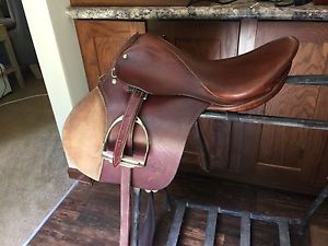 Stubben 16 in used jumping saddle