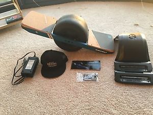 Onewheel plus (barely used, includes: with fender, bumpers, charger, hat, manual