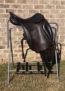 Smith-Worthington Maxx Dressage/AP Saddle 17.5"