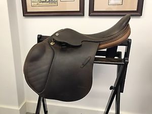 Barnsby saddle 18.5 previously owned by Grand Prix jumper rider.