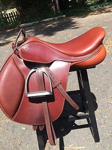 Bates Caprilli Close Contact 17 inches Saddle